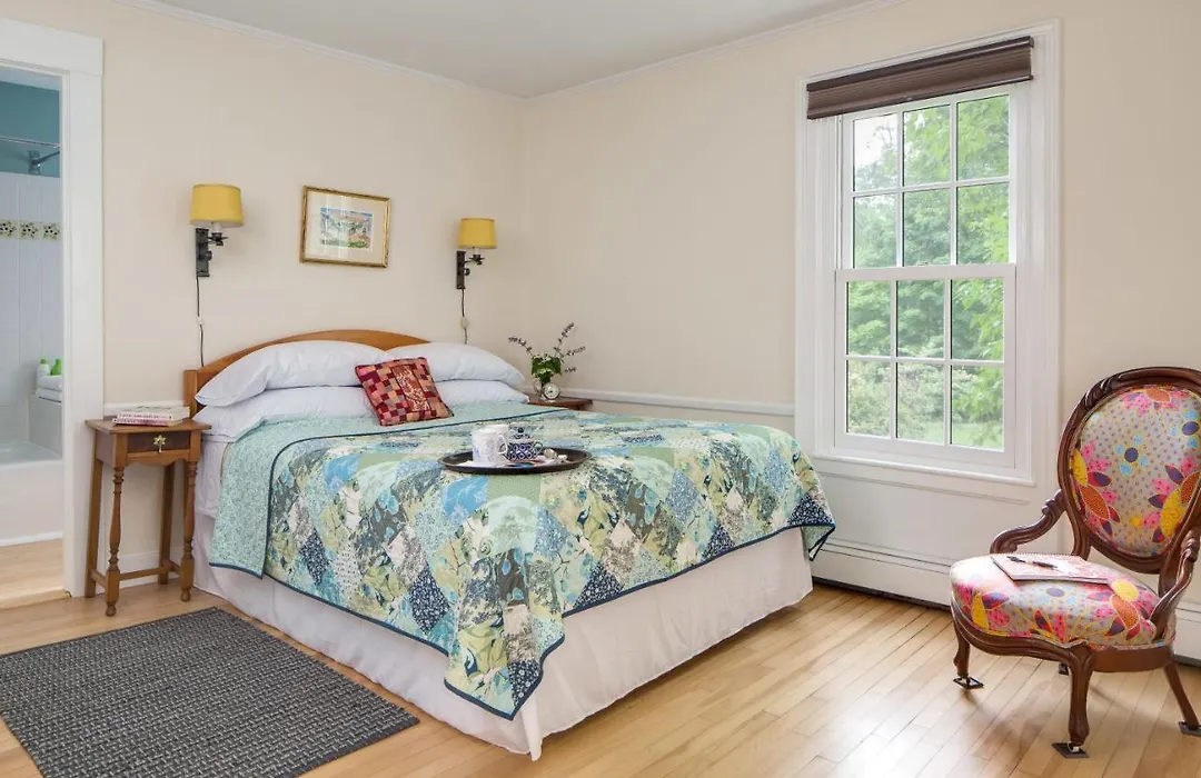 Cornwall Orchards Bed & Breakfast-1